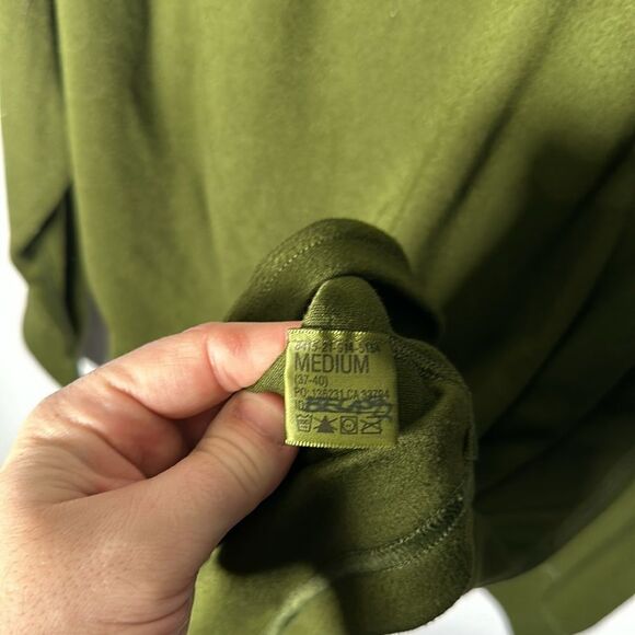 Canadian armed forces lifa thermal shirt Medium - Picture 3 of 3